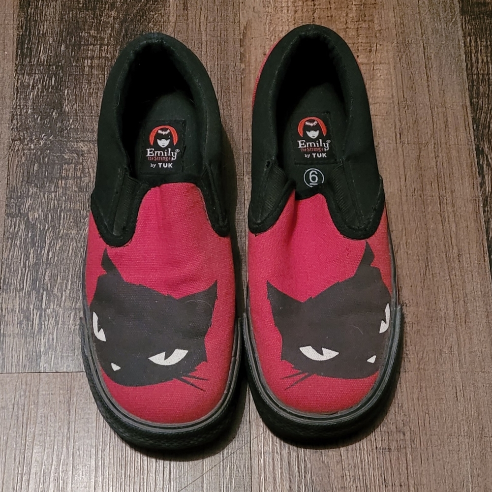 Emily the Strange Cat Slip-on Shoes sz 6